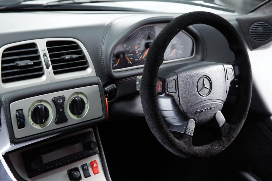  Mercedes-Benz CLK GTR Coupe 2005 года  (фото 5 из 8)